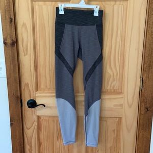 Grey Lululemon leggings with side pockets